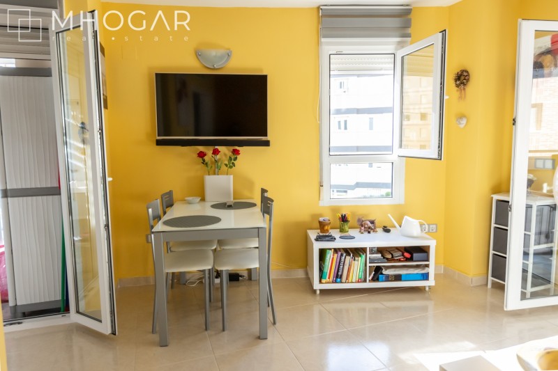 Precioso apartamento con vistas al mar y puerto de Calpe!